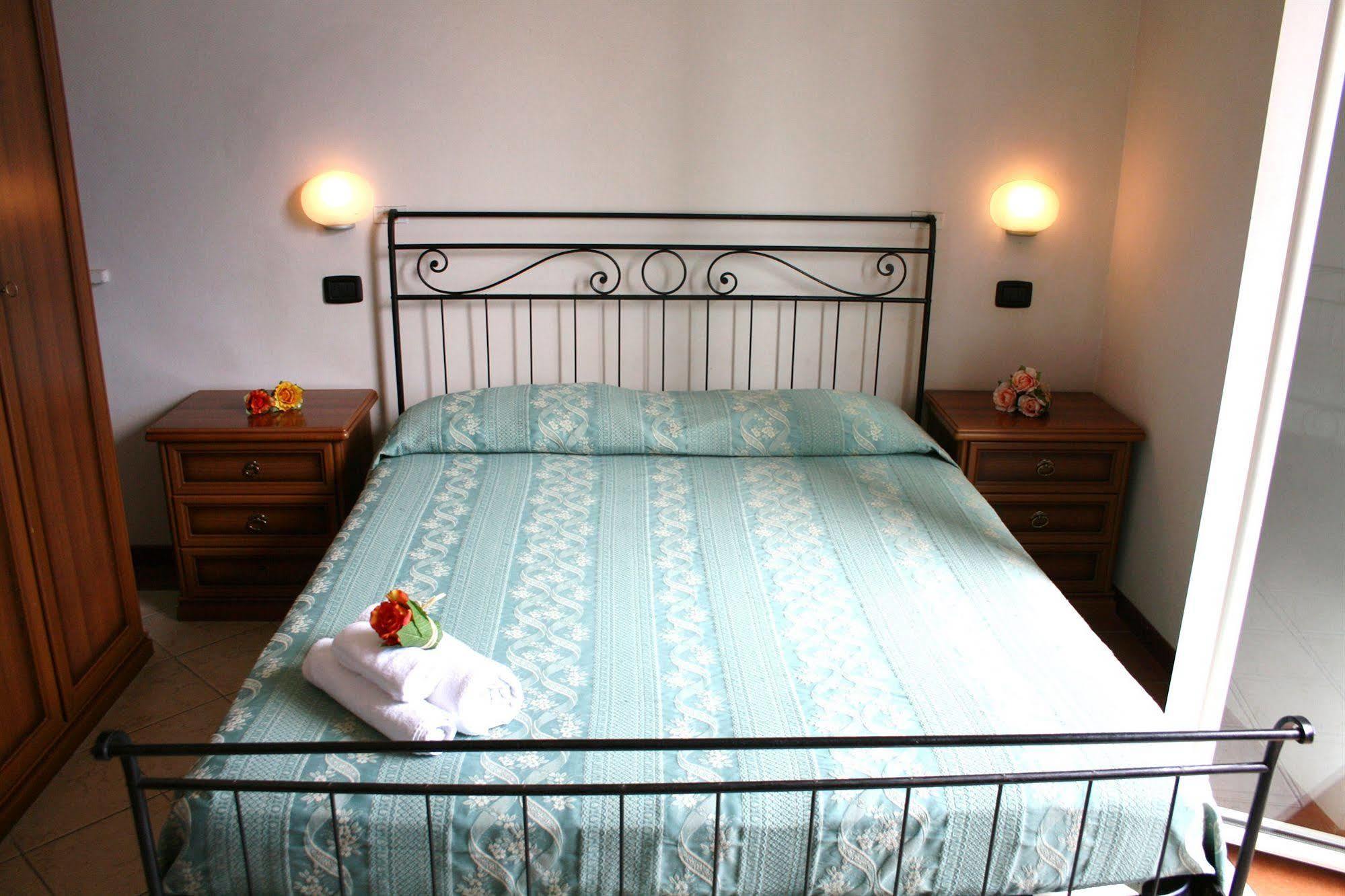 Residenza Villa Margherita Rimini Eksteriør billede